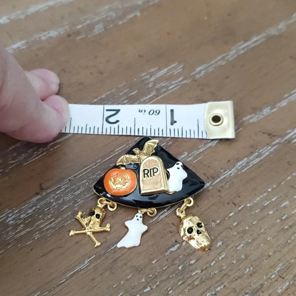 Halloween RIP brooch with pumpkin, ghosts etc.